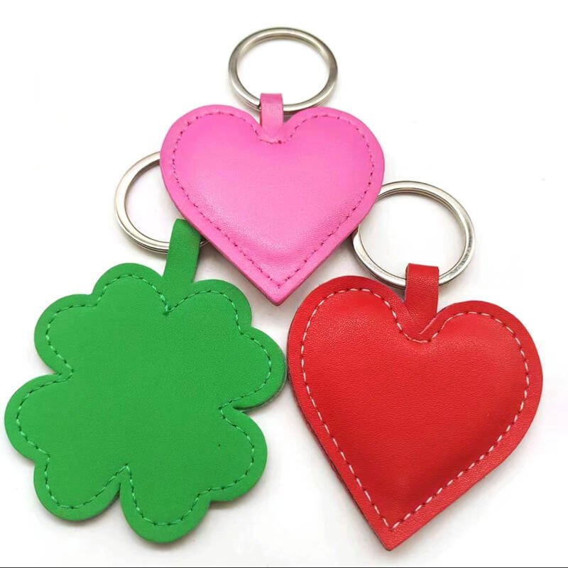Llavero de Piel en Forma de Corazón