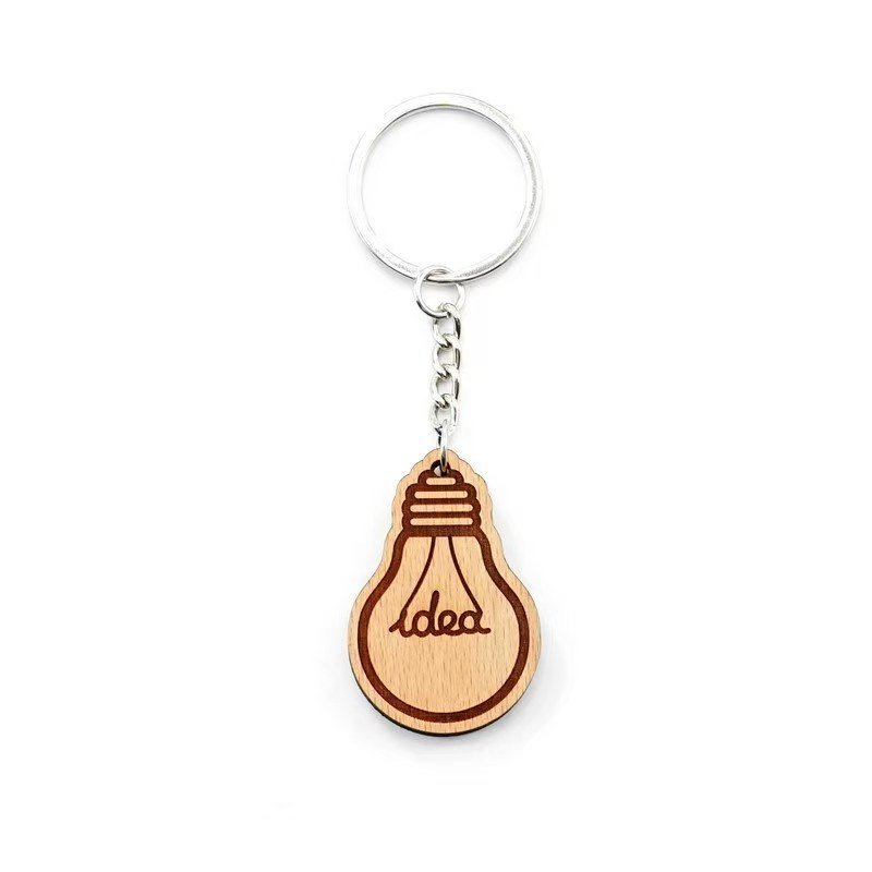 Llavero de madera bombilla