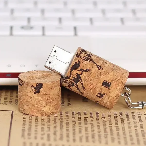 Red Wine Cork USB Drive - Image 6